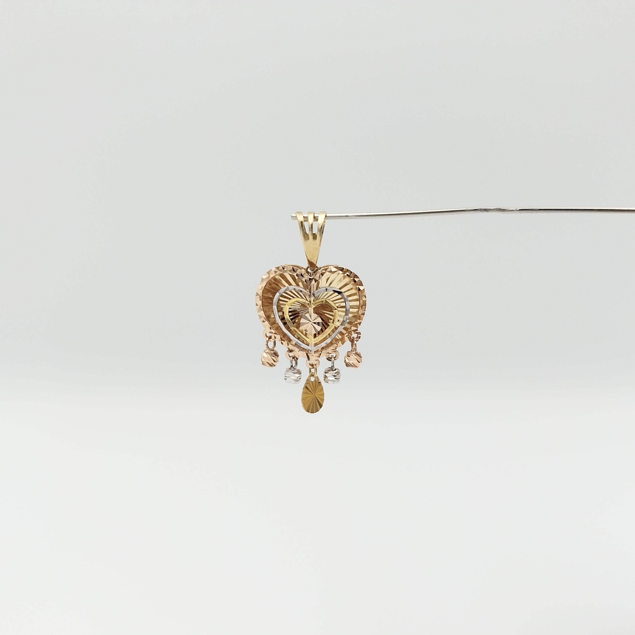 Very shine highlight Heart pendent