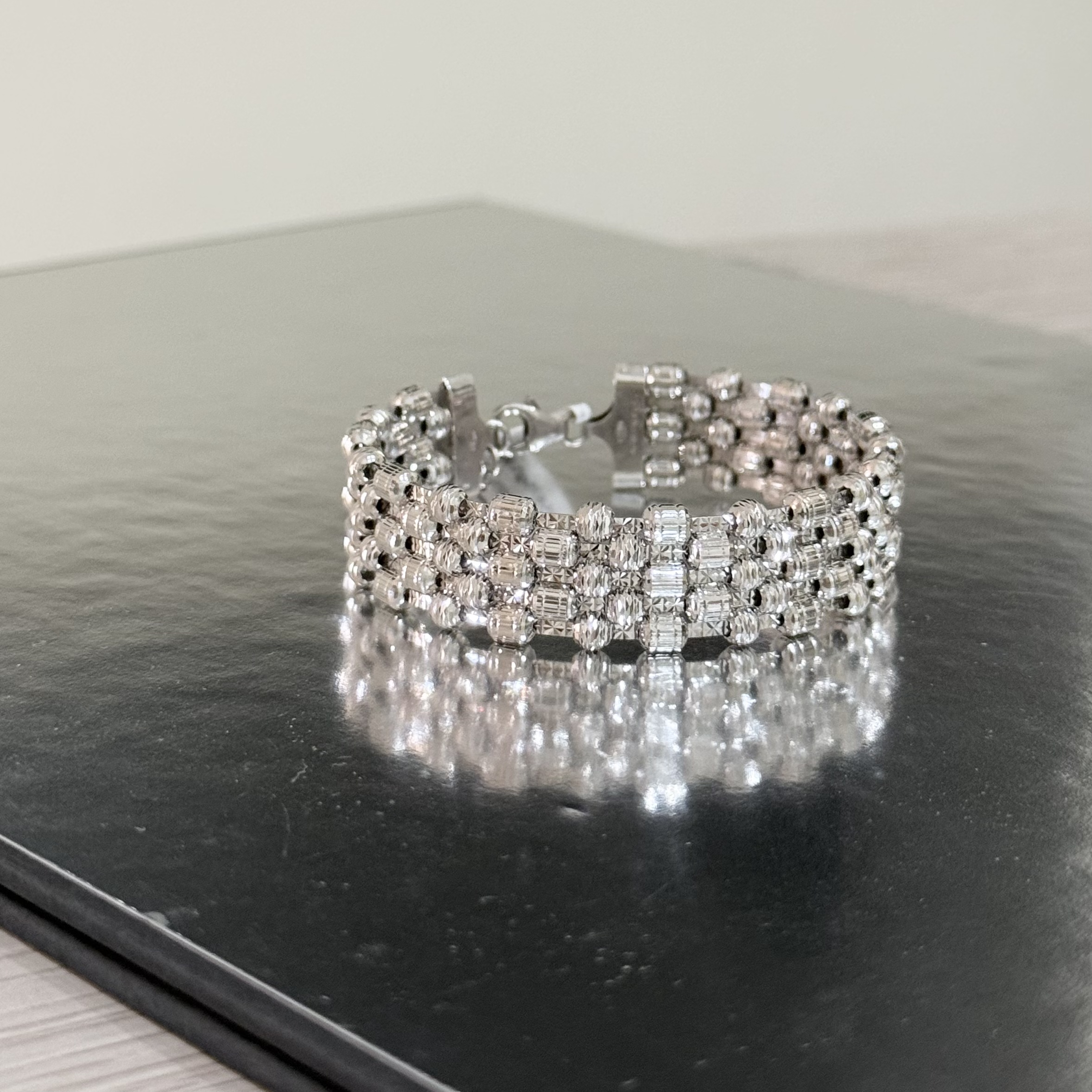 Italy White Gold 18k Styling Bangle