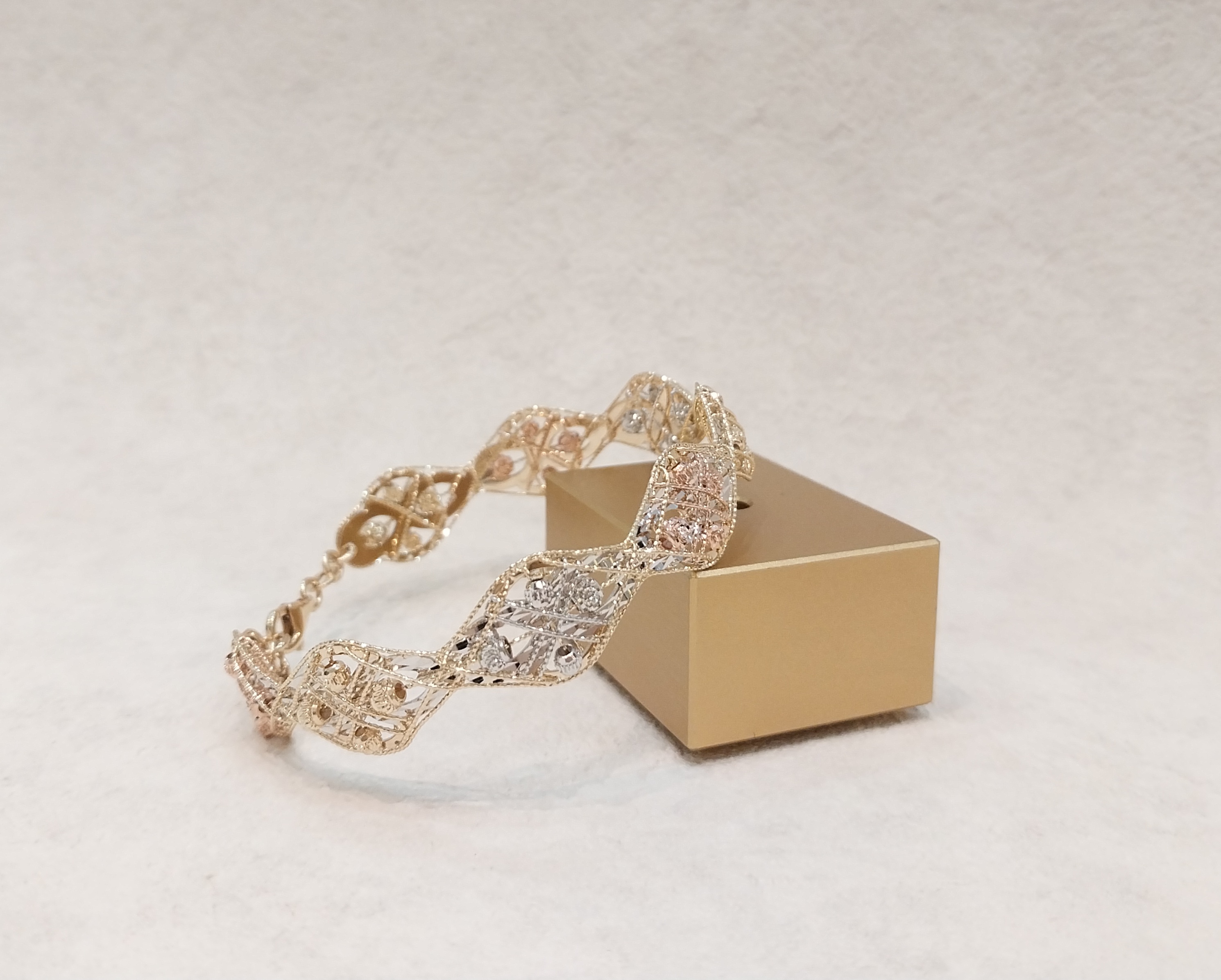 Stylish, Italy Gold 18k Bangle