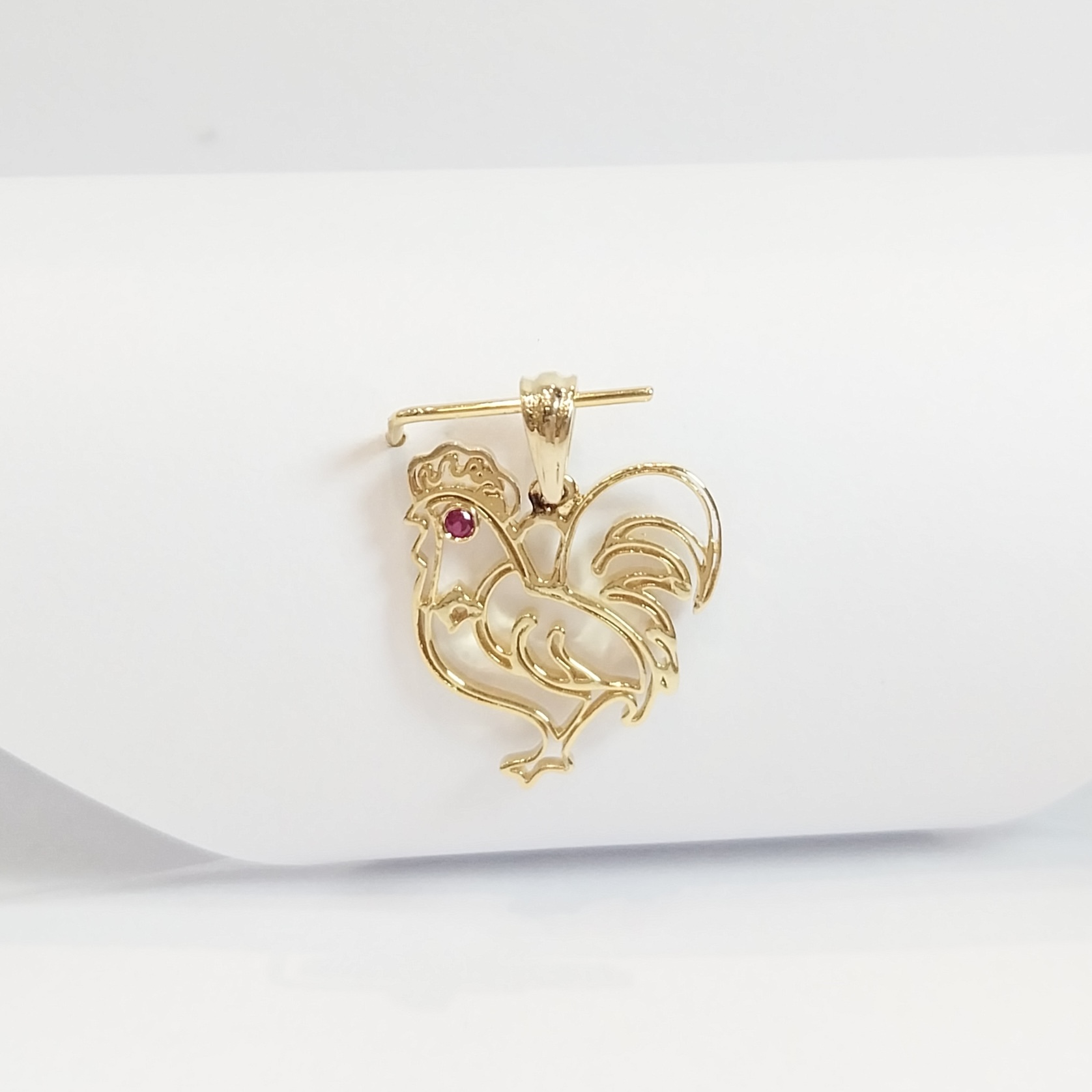 Chicken pendent, Red eye (Fengshui)